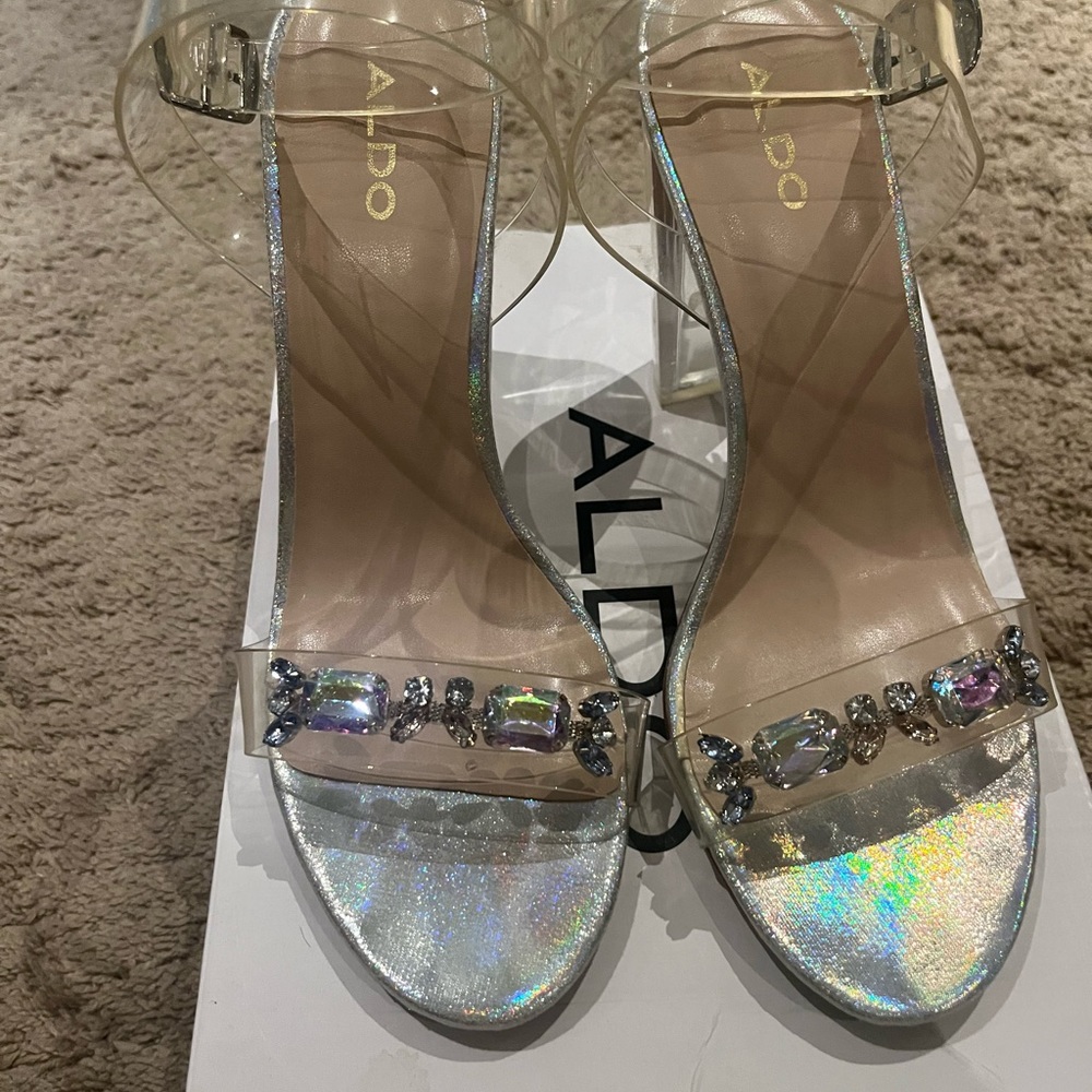 EUC-Aldo clear Cinderella heels 👠 with rhinestones ✨(8)